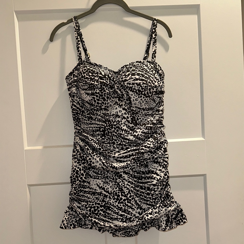 Kim Gravel x Swimsuits for All Black and White Swim Dress Never Worn